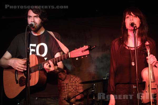 CHEEK MOUNTAIN THIEF - 2013-03-15 - PARIS - Espace B - Mike Lindsay